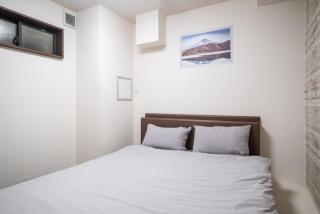 3ベッドルームとリビング 4部屋全て個室 混まない2つのシャワールームとトイレ 東新宿駅2分8名 - 5