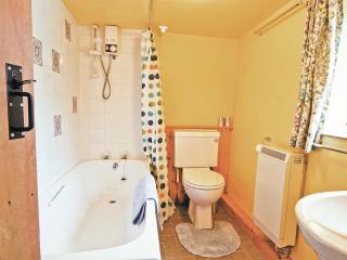The Granary - Hw7187 - Henrys Moat - 1