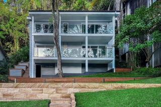 Waterside Retreat with Hillside House and Boathouse in Church Point - Church Point - 6