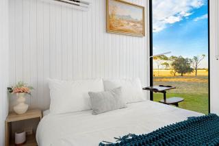 Avondale Heights by Tiny Away - 4