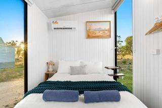 Avondale Heights by Tiny Away - 5