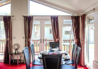 The Lodge - Stepaside - 9