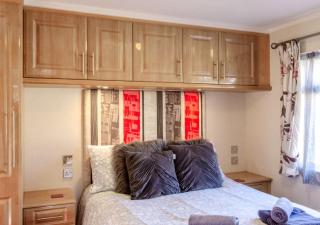 The Lodge - Stepaside - 1
