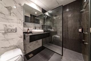 Luxe Marina Living - 8