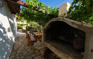 Stunning Apartment In Novigrad - 4