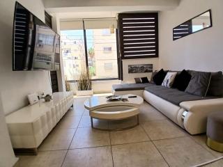 Spacious 2 Bedroom Apartment - Larnaca - 0