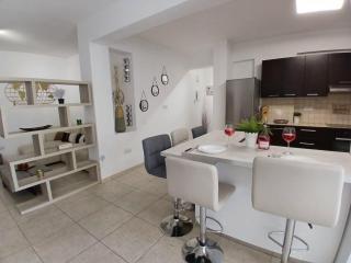 Spacious 2 Bedroom Apartment - Larnaca - 1