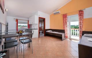 Cozy Apartment In Pula With Wifi - Pula - 9