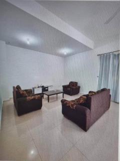OYO HOME 90769 Flo Inn Homestay Bsi - Kampong Parit - 9
