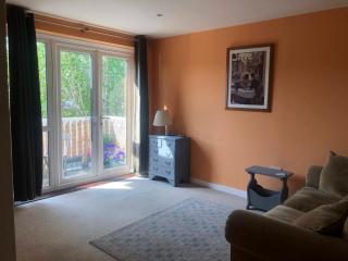 Sunny apartment with balcony - High Wycombe - 9