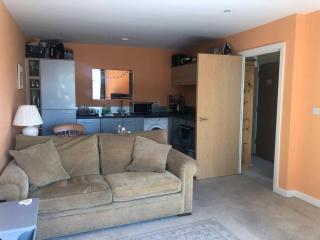 Sunny apartment with balcony - High Wycombe - 6