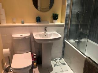 Sunny apartment with balcony - High Wycombe - 5