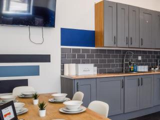 South Pier Apartment - 6