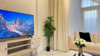 Masdar City 2BR Cozy Family Escape Pool Access - Abu Dhabi - 6