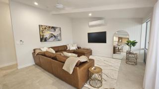 Perfection in Pallarenda With Pool & Studio Apt - Pallarenda - 1