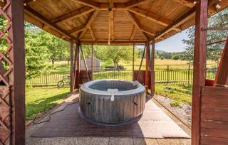 Nice Home In Udbina With House A Panoramic View - Udbina - 8