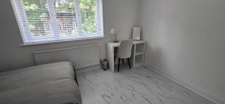 4-Bed Townhouse with Sea Views - Hythe - 9