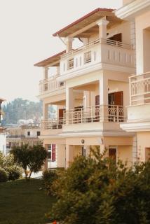 Sifakis House - 0