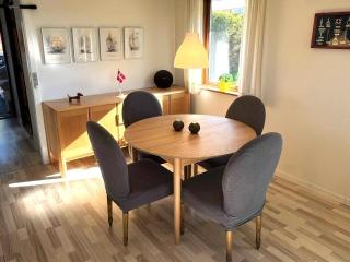 Cosy Holiday House Near Child Friendly Beach - Bogense - 4
