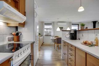 Cosy Holiday House Near Child Friendly Beach - Bogense - 1