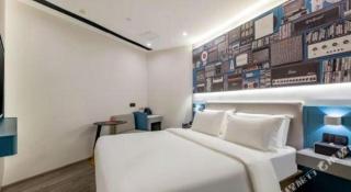 7 Days Inn Baoding Railway Station - Baoding - 2