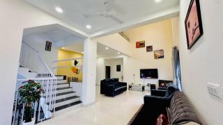 Mistwood Villa, Luxury 5BHK with Pool - Kārli - 9