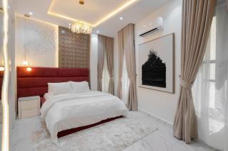 2 Bedroom Admiralty, Phase 1 - Lekki Phase 1 - 0