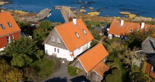 Luxury Holiday Home With Sea View - Svaneke - 0