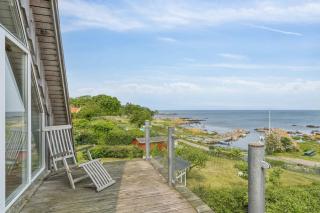 Luxury Holiday Home With Sea View - Svaneke - 9