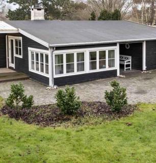Charming 3-Bedroom Summerhouse With A Big Garden - Gilleleje - 9