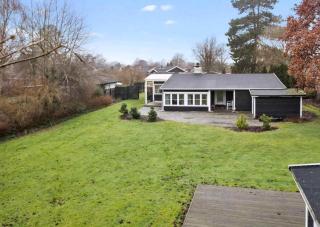 Charming 3-Bedroom Summerhouse With A Big Garden - Gilleleje - 8