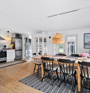 Charming 3-Bedroom Summerhouse With A Big Garden - Gilleleje - 4