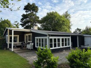 Charming 3-Bedroom Summerhouse With A Big Garden - Gilleleje - 2