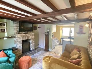 Cozy Cotswold Burford Cottage - 2