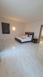 Luxury Penthouse Escape - Mobushipe - 2