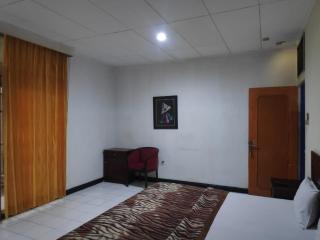 Sartika Hotel - Mantaak - 1