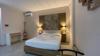 The Golden Palm - Tropical breath in the centre of Bari - Bari - 5
