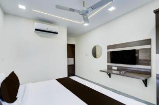 Hotel O Vijaya Grand - Pedda Ambarpet - 4
