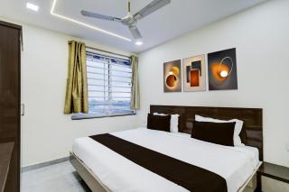 Hotel O Vijaya Grand - Pedda Ambarpet - 9
