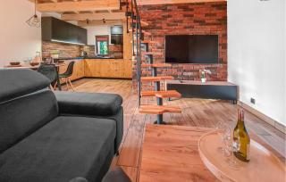 Awesome Home In Cieciorka - Cieciorka - 7