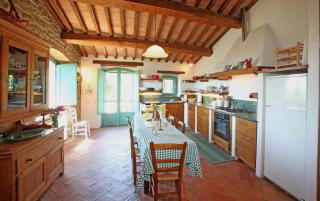 Restored Umbrian Villa With Pool - 9