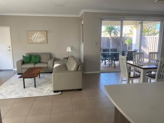 Atwell Family Accommodation - - 0