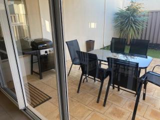 Atwell Family Accommodation - - 7