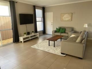 Atwell Family Accommodation - - 4