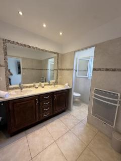Spacious Quiet Comfortable - Independant Villa - 150m from famous Les Lecques Beach - Plenty car park - 2