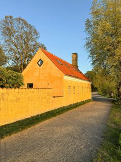 Historic Laundry House By Gentofte Lake - Gentofte - 9