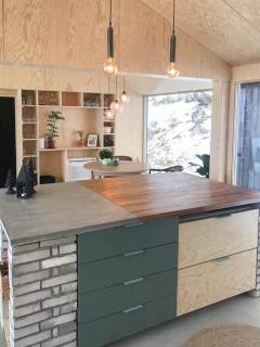 Unique, Modern Cabin With A Stunning View - 9