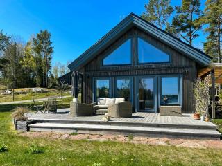 Archipelago House With Sea View On Björkö - Björkö - 0