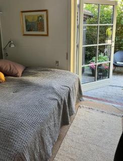Beach House With Access To Sandy Beach - 1