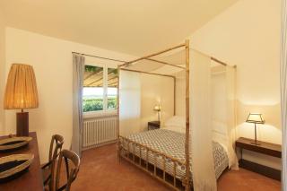 Tuscan Coastal Villa With Lake View - 3